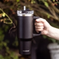 Kubek Termiczny Klausberg KB-7942 1100 ml – Czarny ze Słomką, Stal Nierdzewna.webp